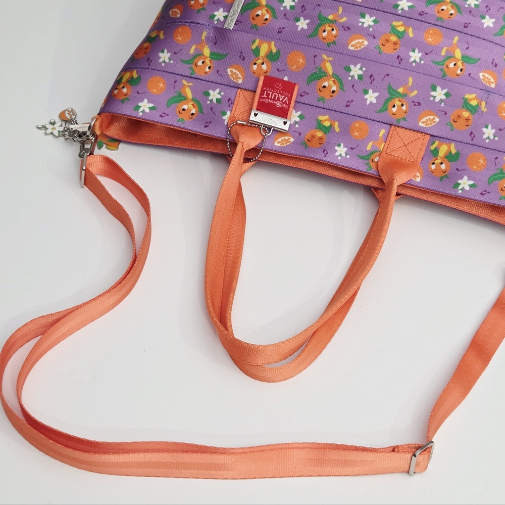 HARVEYS SEATBELT WALT DISNEY WORLD 50th ANNIVERSARY ORANGE BIRD STREAMLINE TOTE - Picture 3 of 8